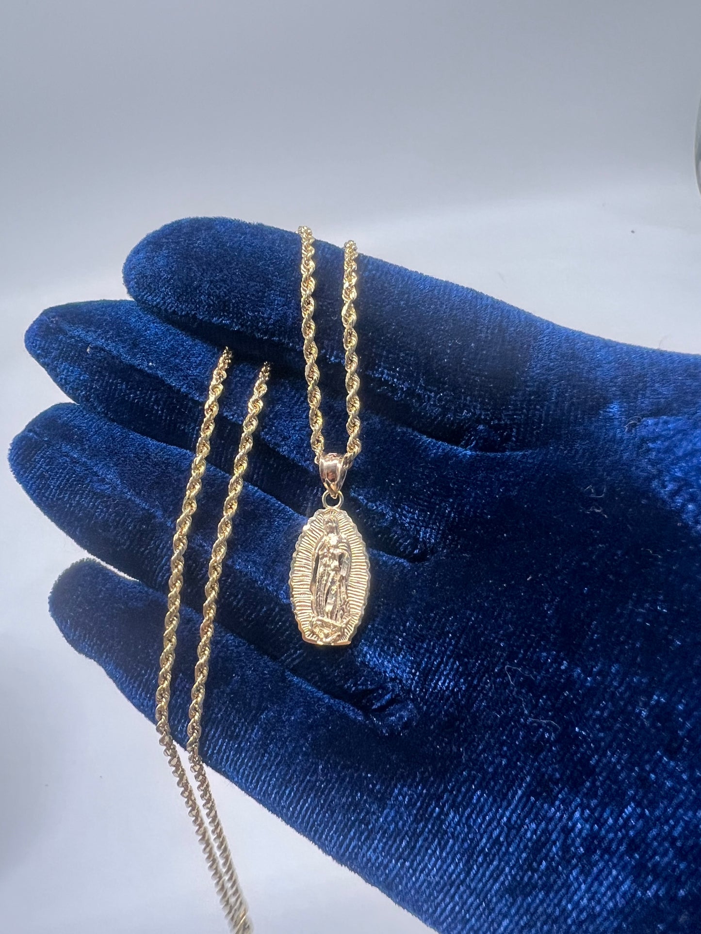 14k real gold virgen Mary set