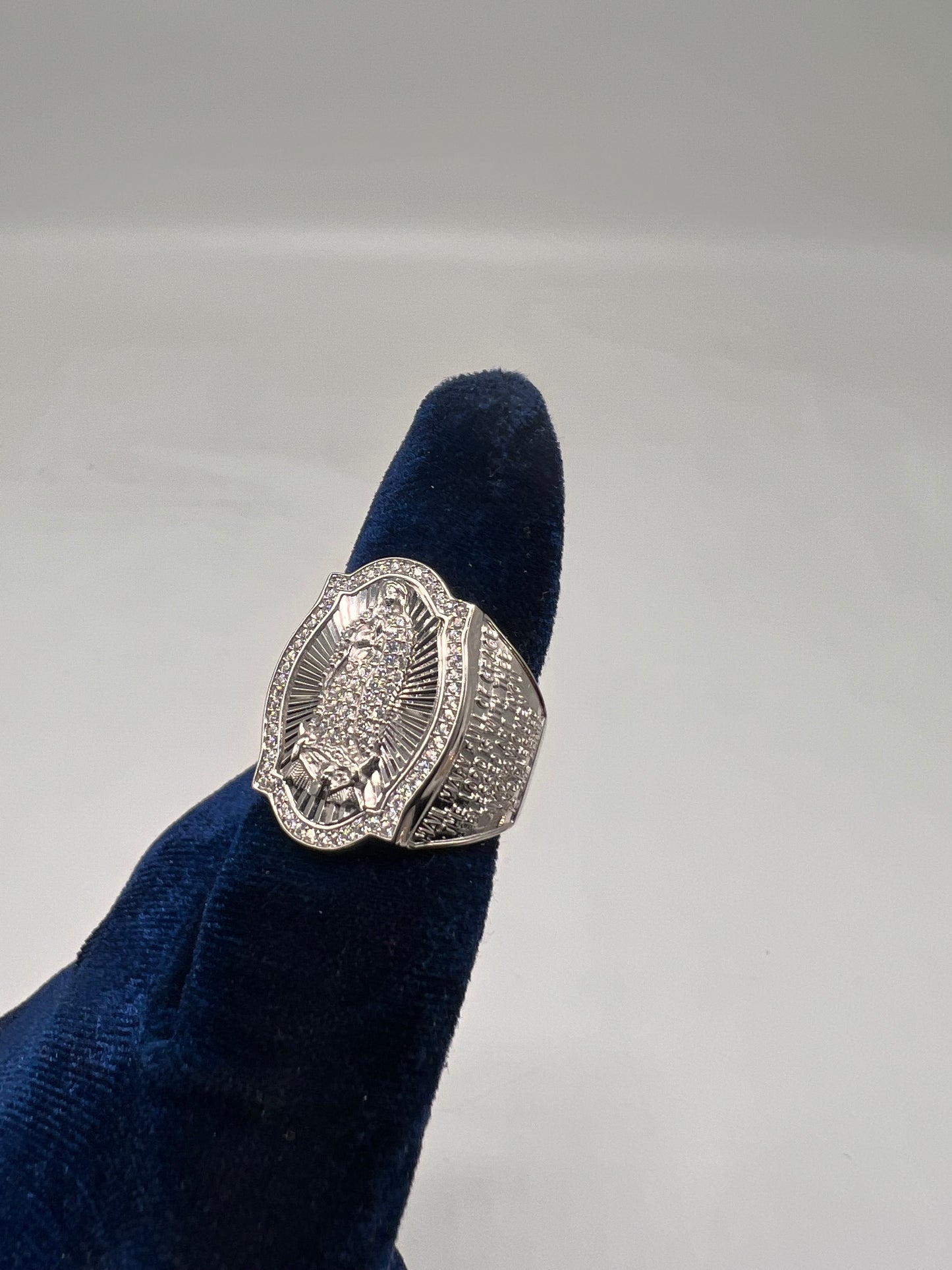 Script virgen Mary ring real silver