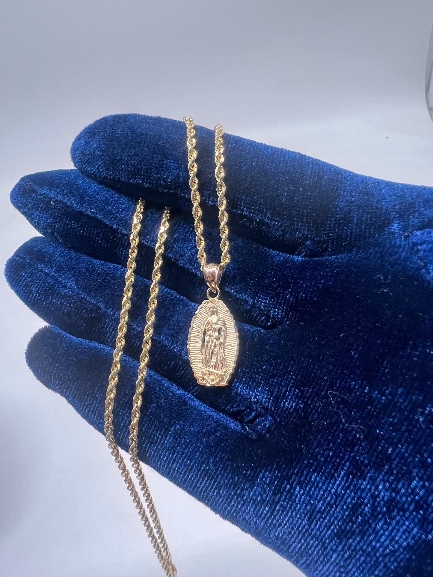 14k real gold virgen Mary set