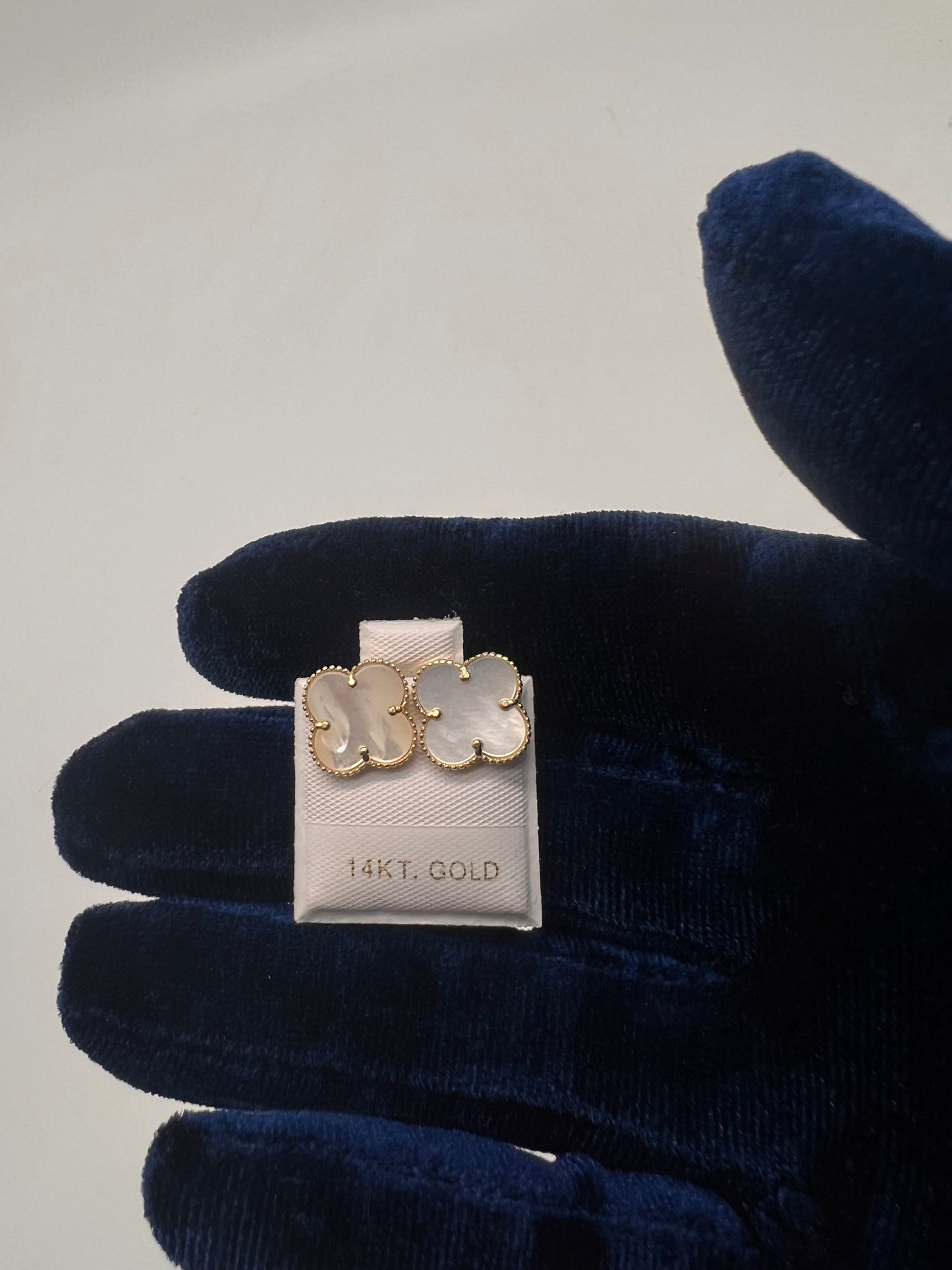 14k real gold Clover mother of pearl Earrings van Cleef