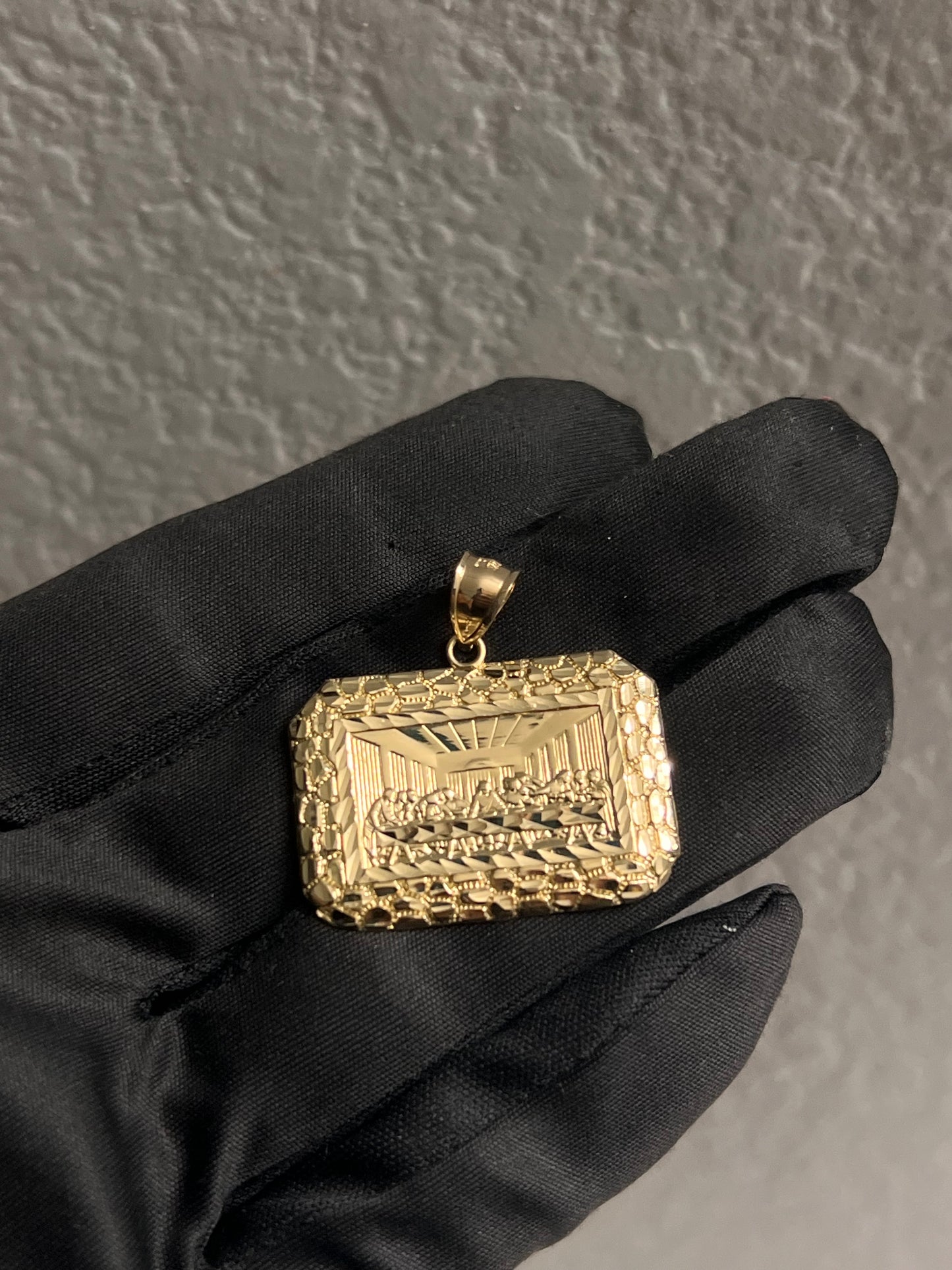 10k real gold last supper pendant