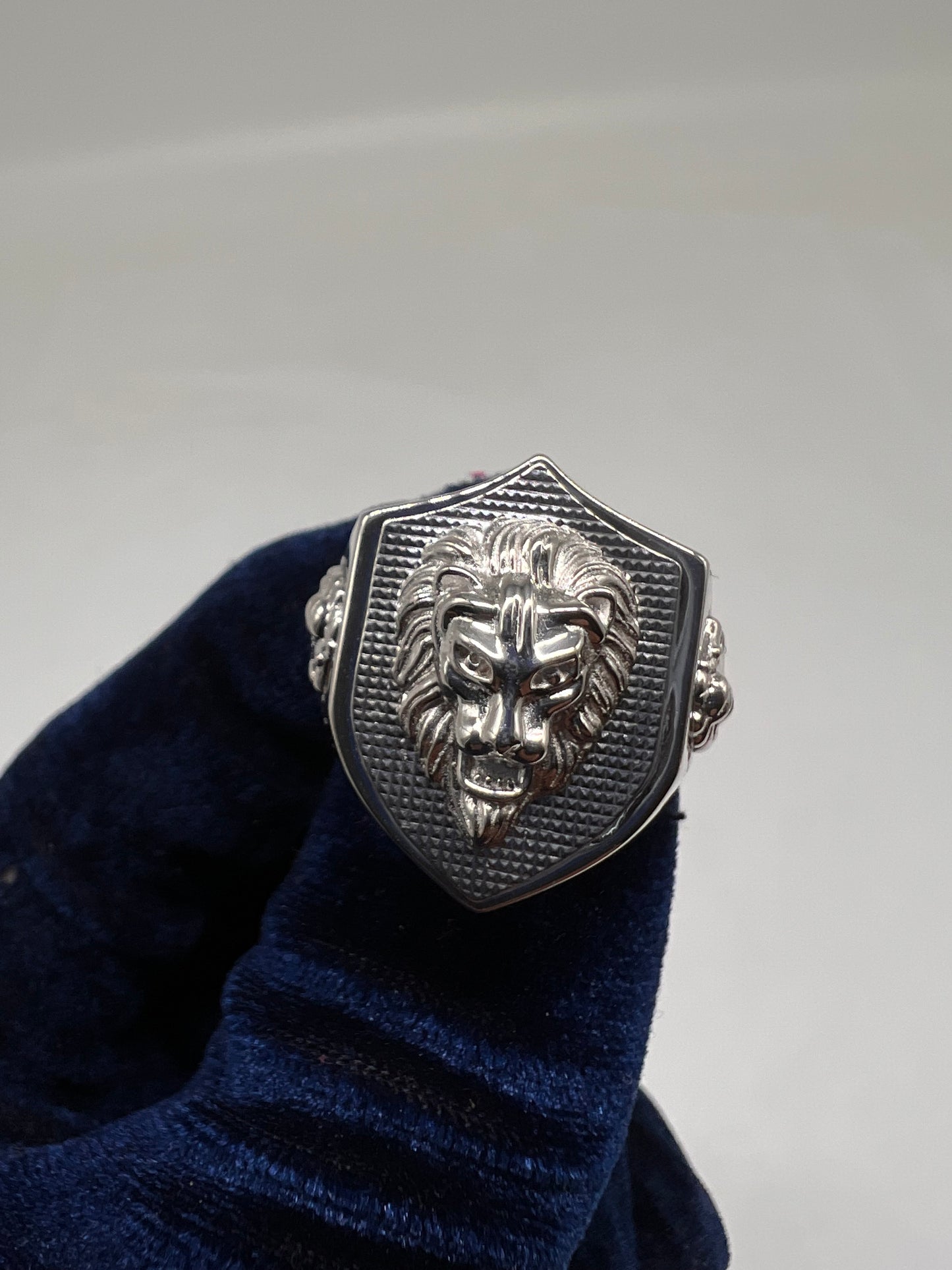 Loo ring real silver