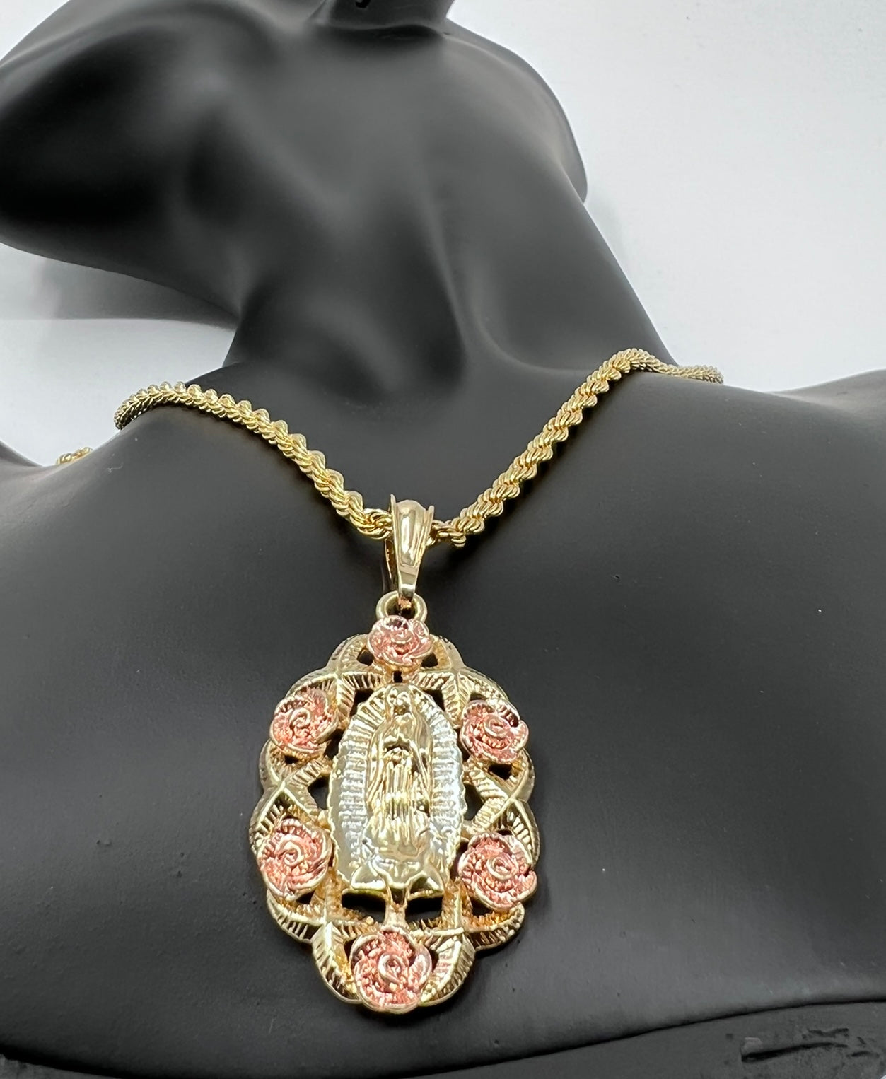 Virgen Mary Classic Rose