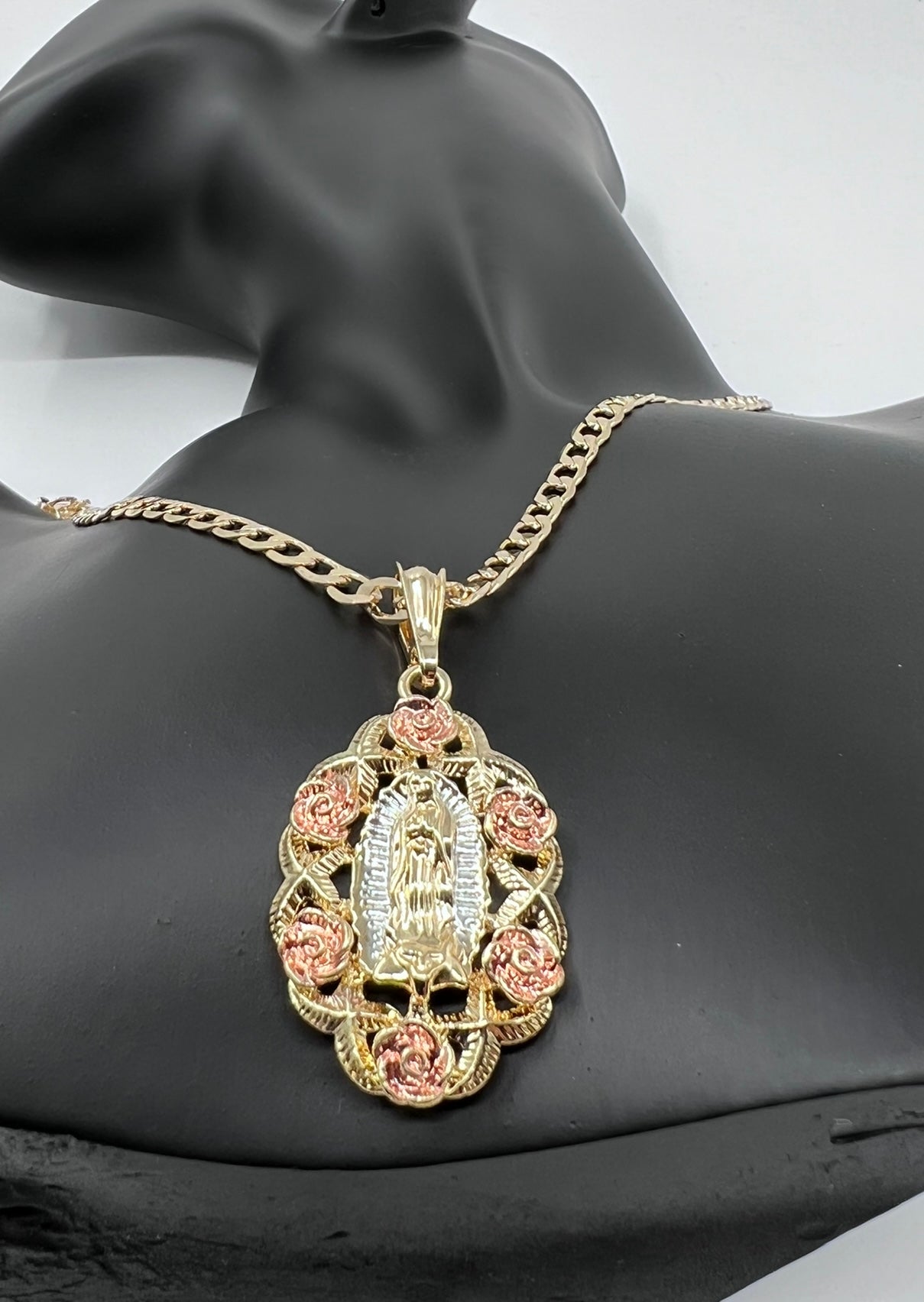 Virgen Mary Classic Rose