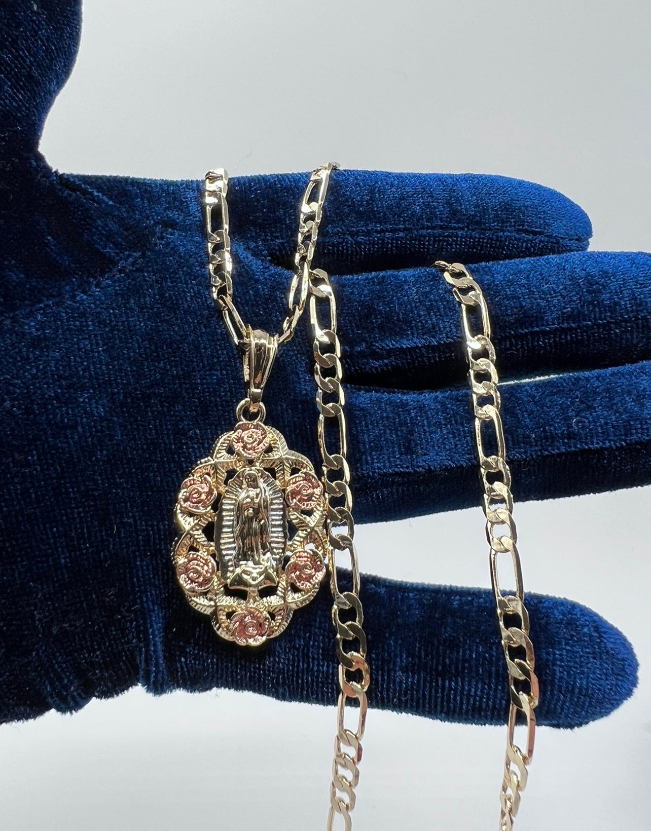 Virgen Mary Classic Rose