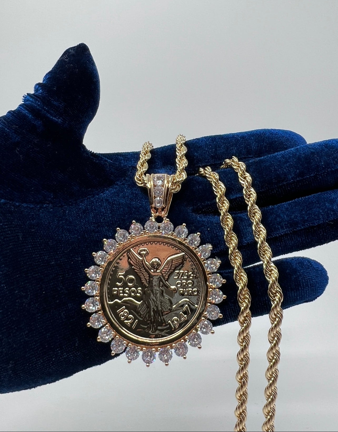White Stone Bezel Centenario