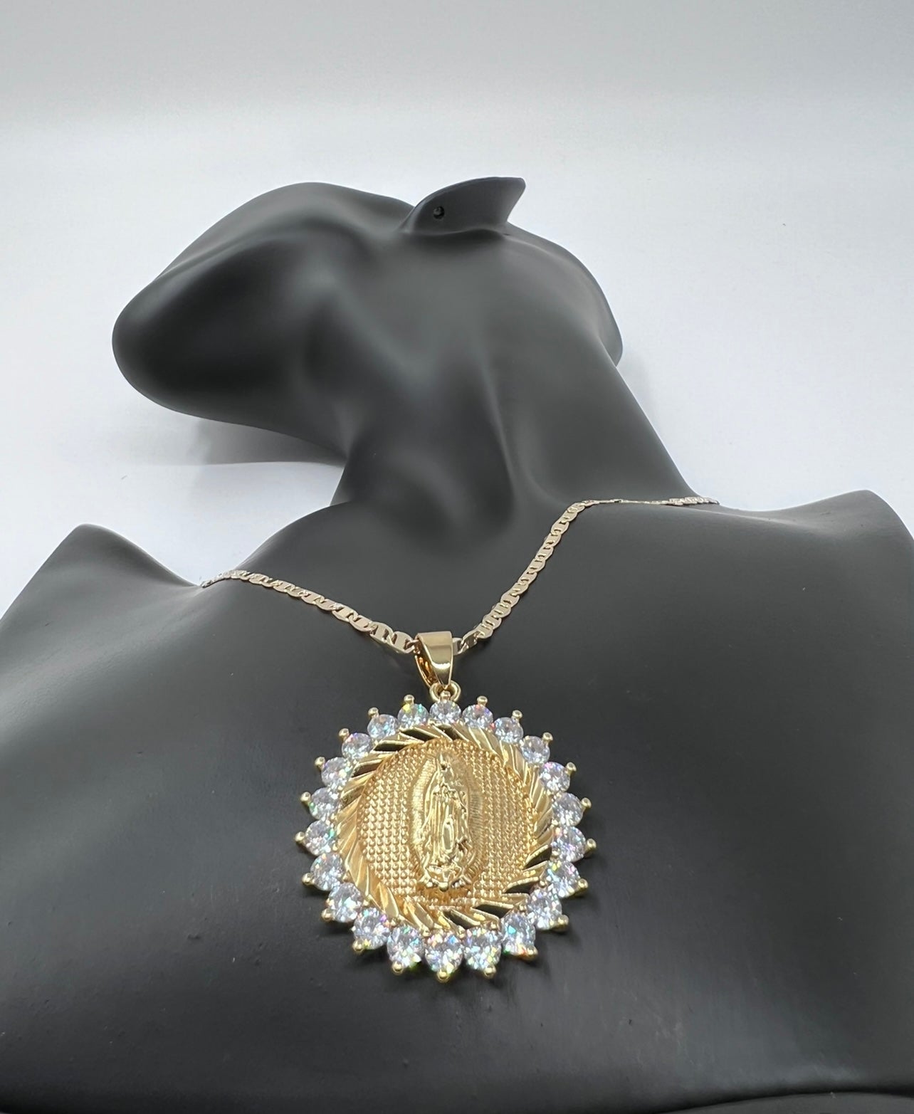 Virgen Mary Medalla W Bezel