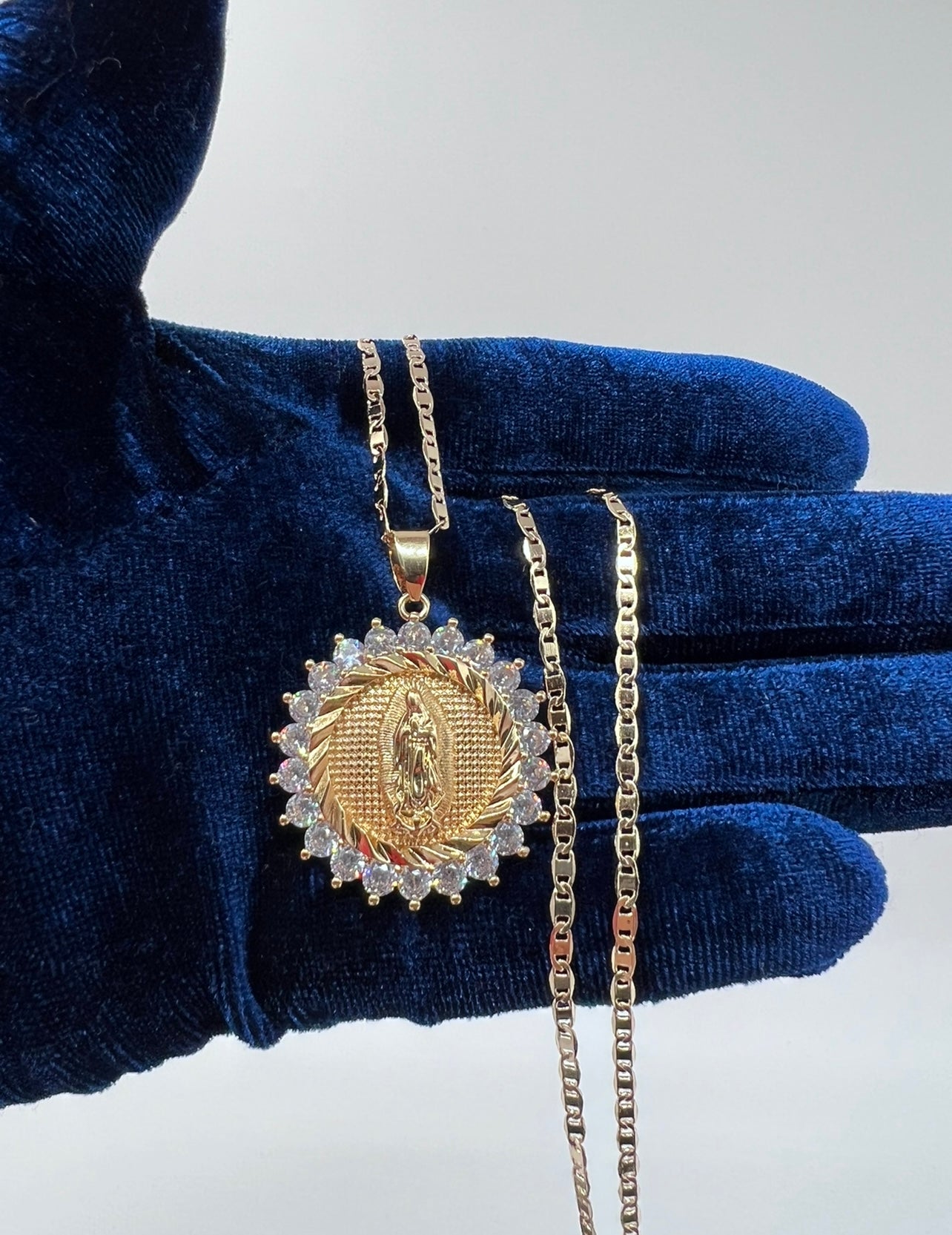 Virgen Mary Medalla W Bezel