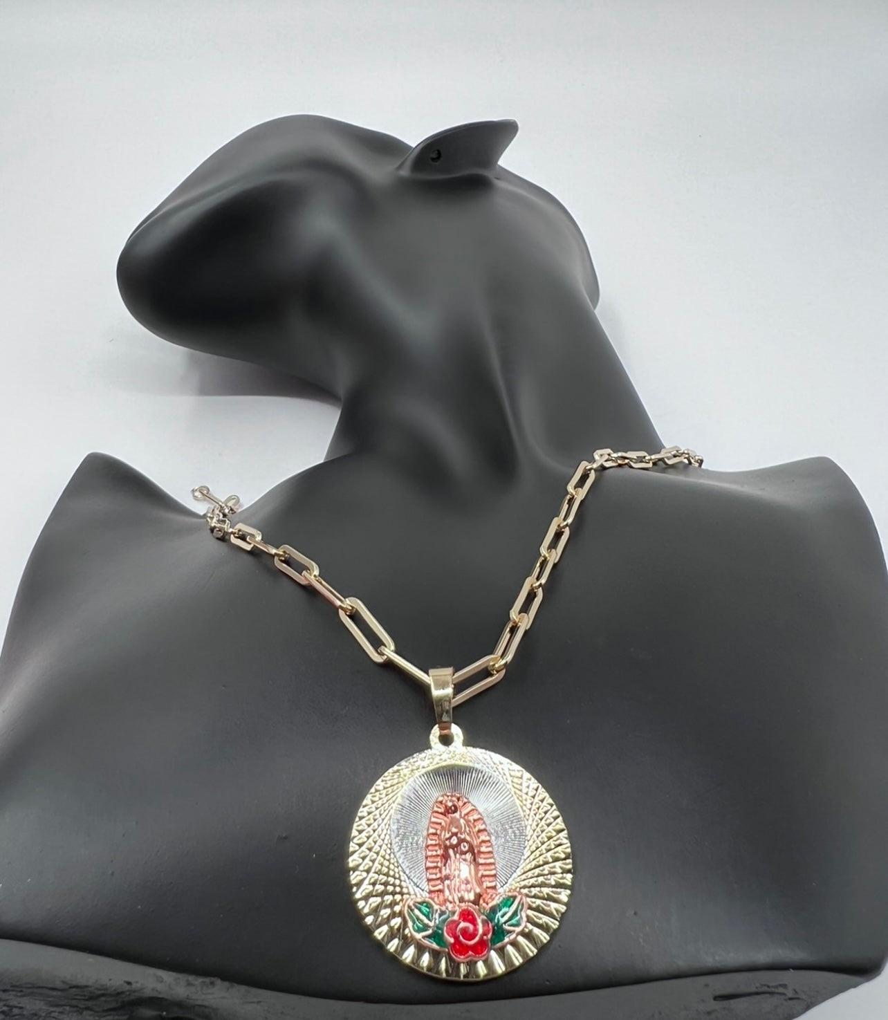 Tri Color Virgen Mary Medalla