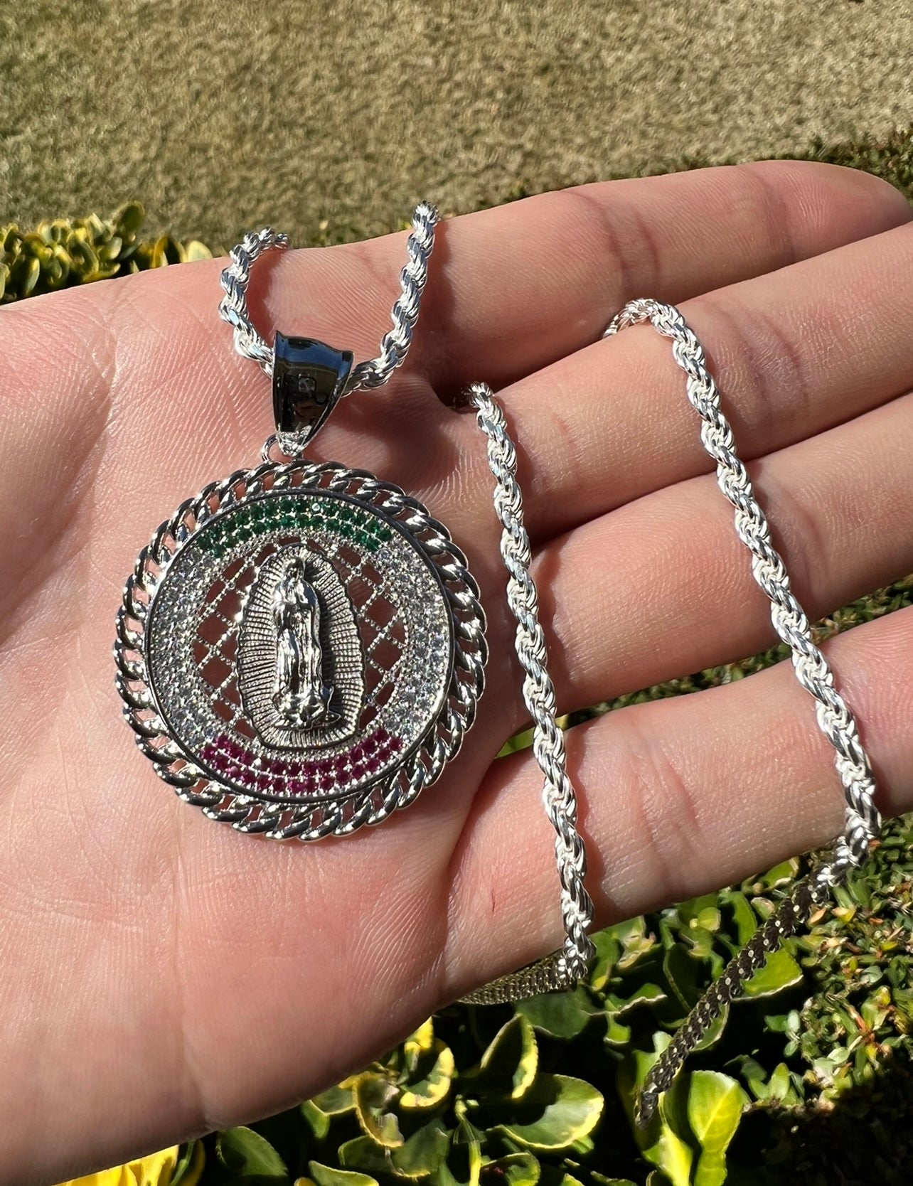 Virgencita Circular cuban Bezel Medalla .925 Real Silver