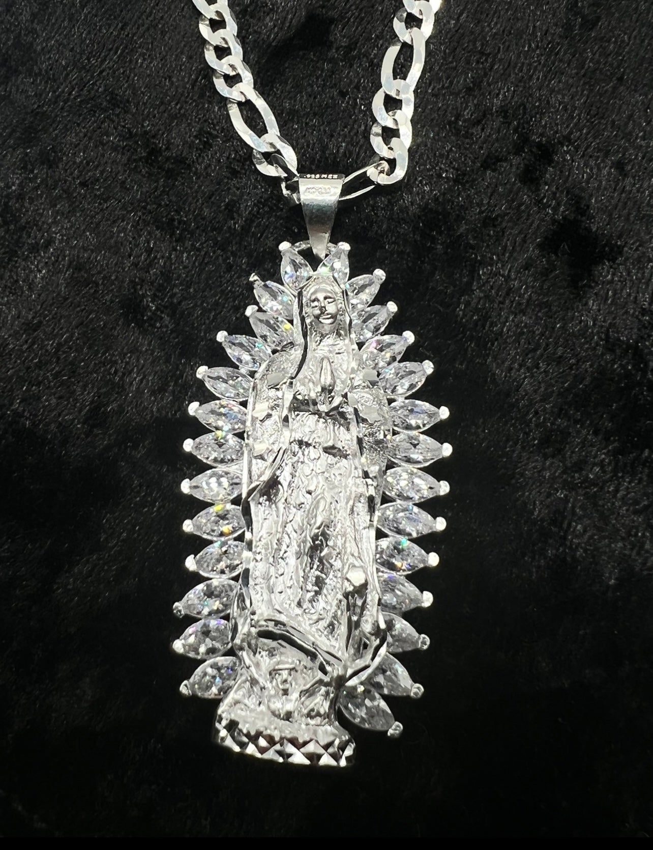 Virgencita 3D White Crown Medium .925 Real Silver
