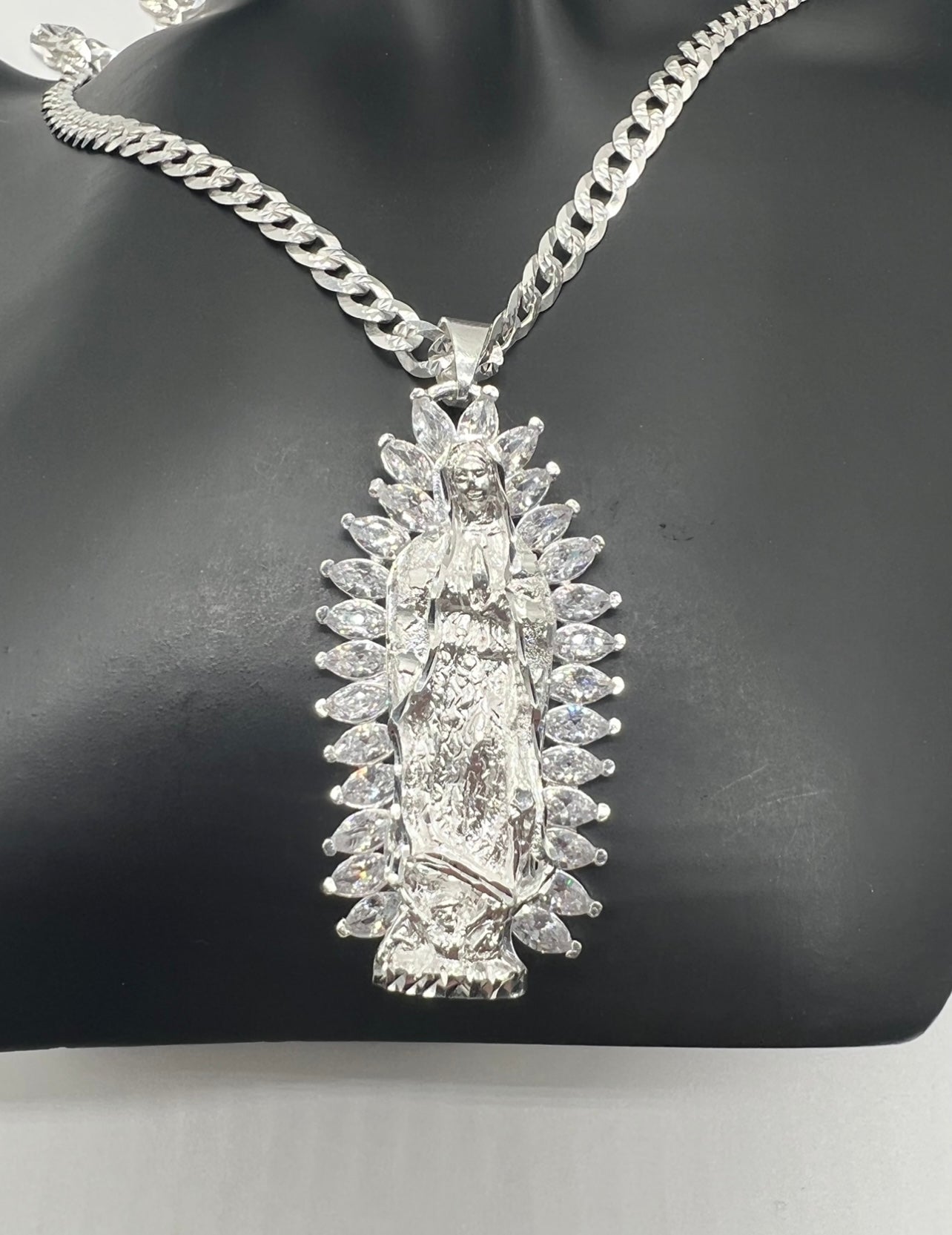 Virgencita 3D White Crown Medium .925 Real Silver