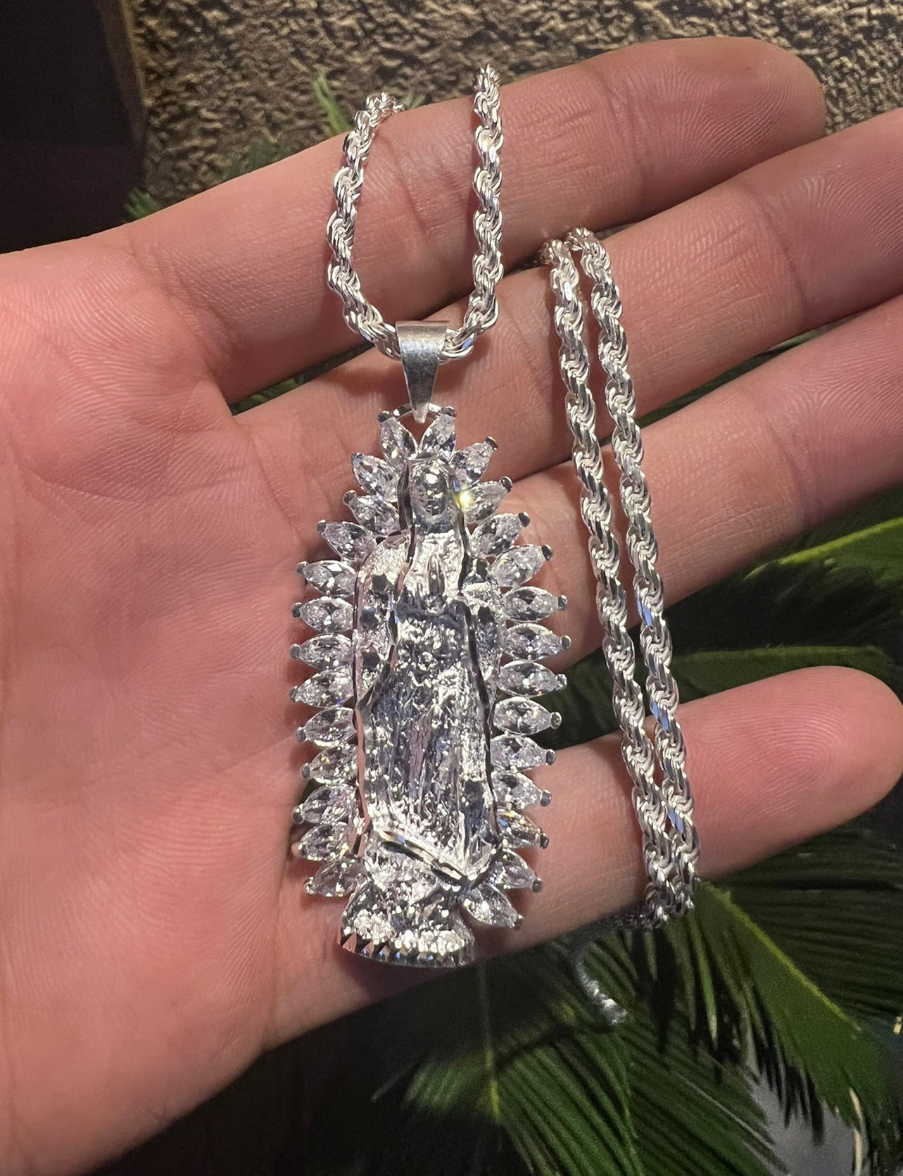 Virgencita 3D White Crown Medium .925 Real Silver