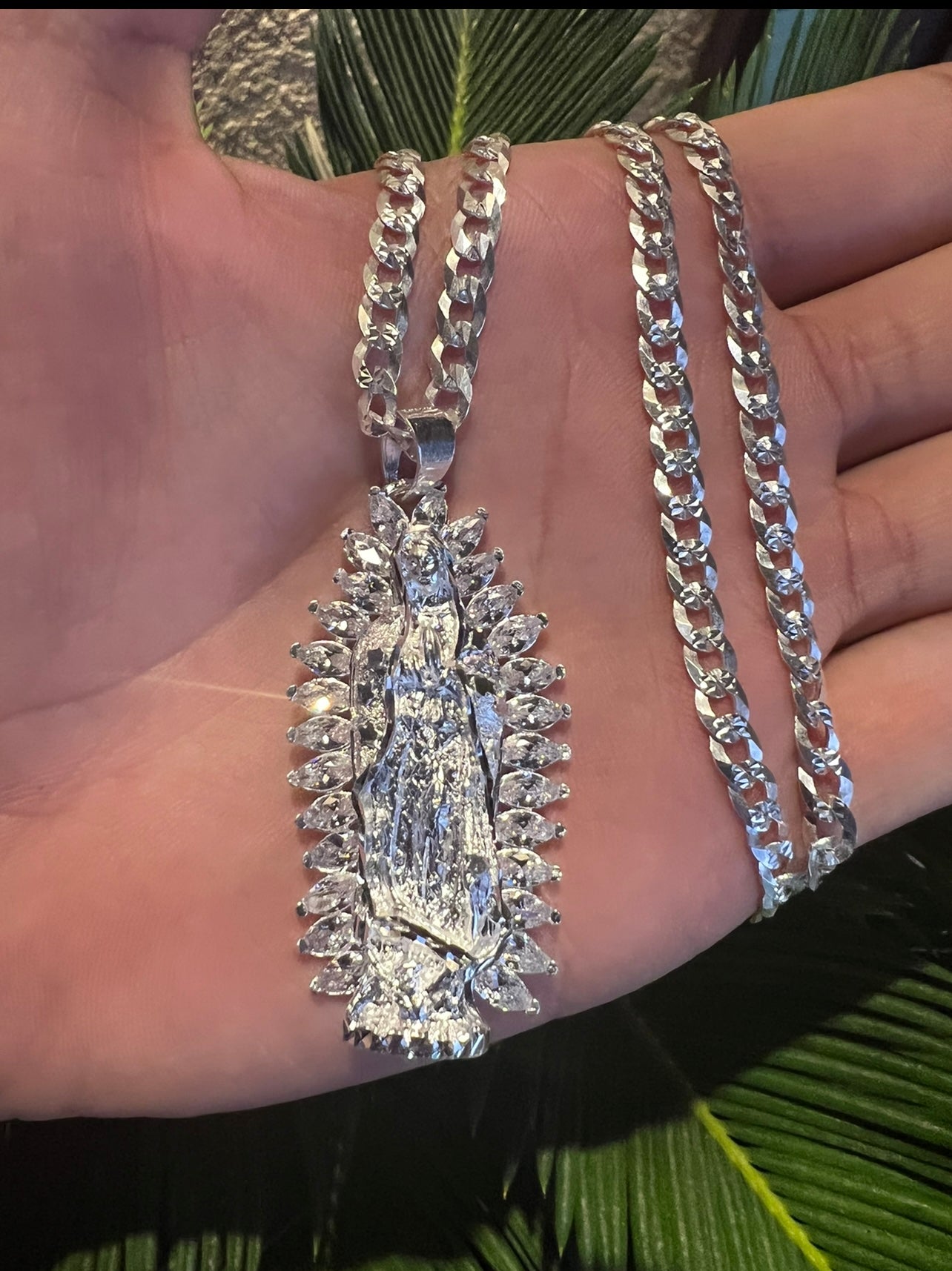 Virgencita 3D White Crown Medium .925 Real Silver