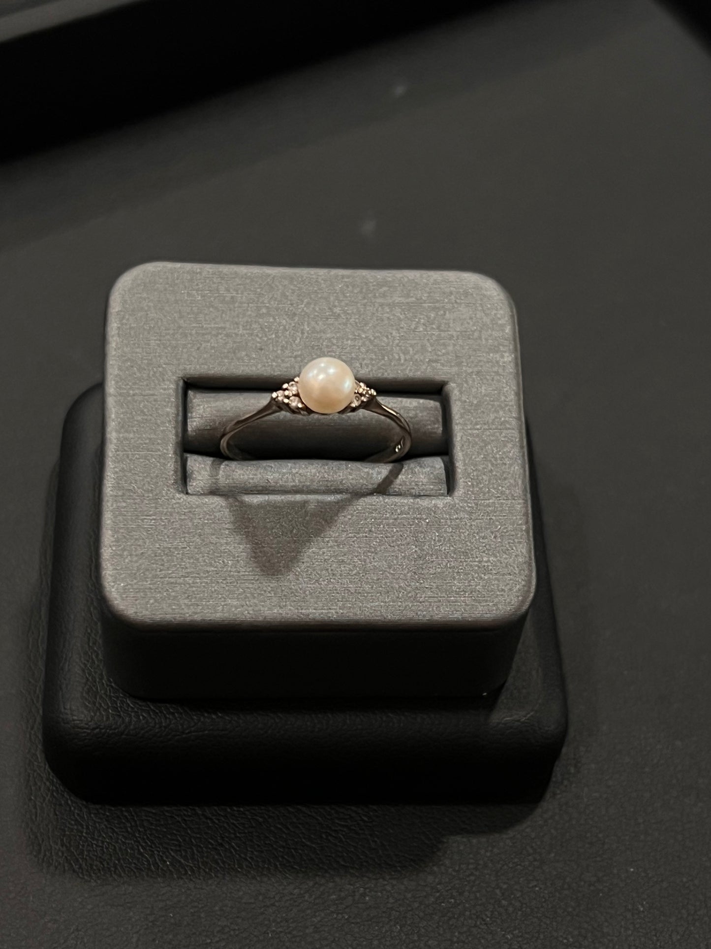14k white gold pearl ring