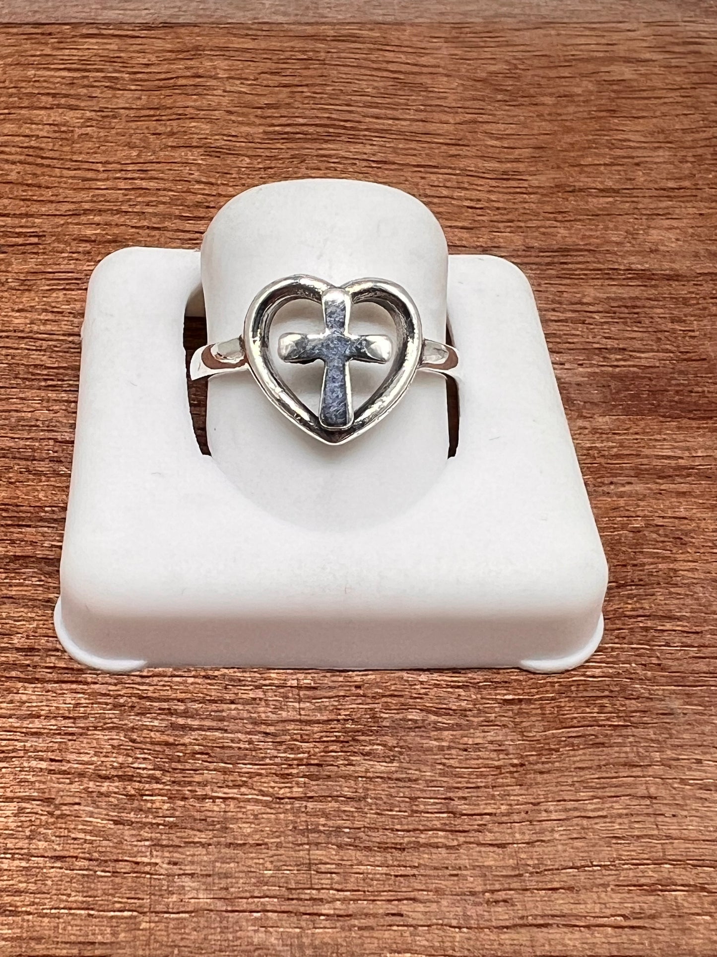 Heart cross ring