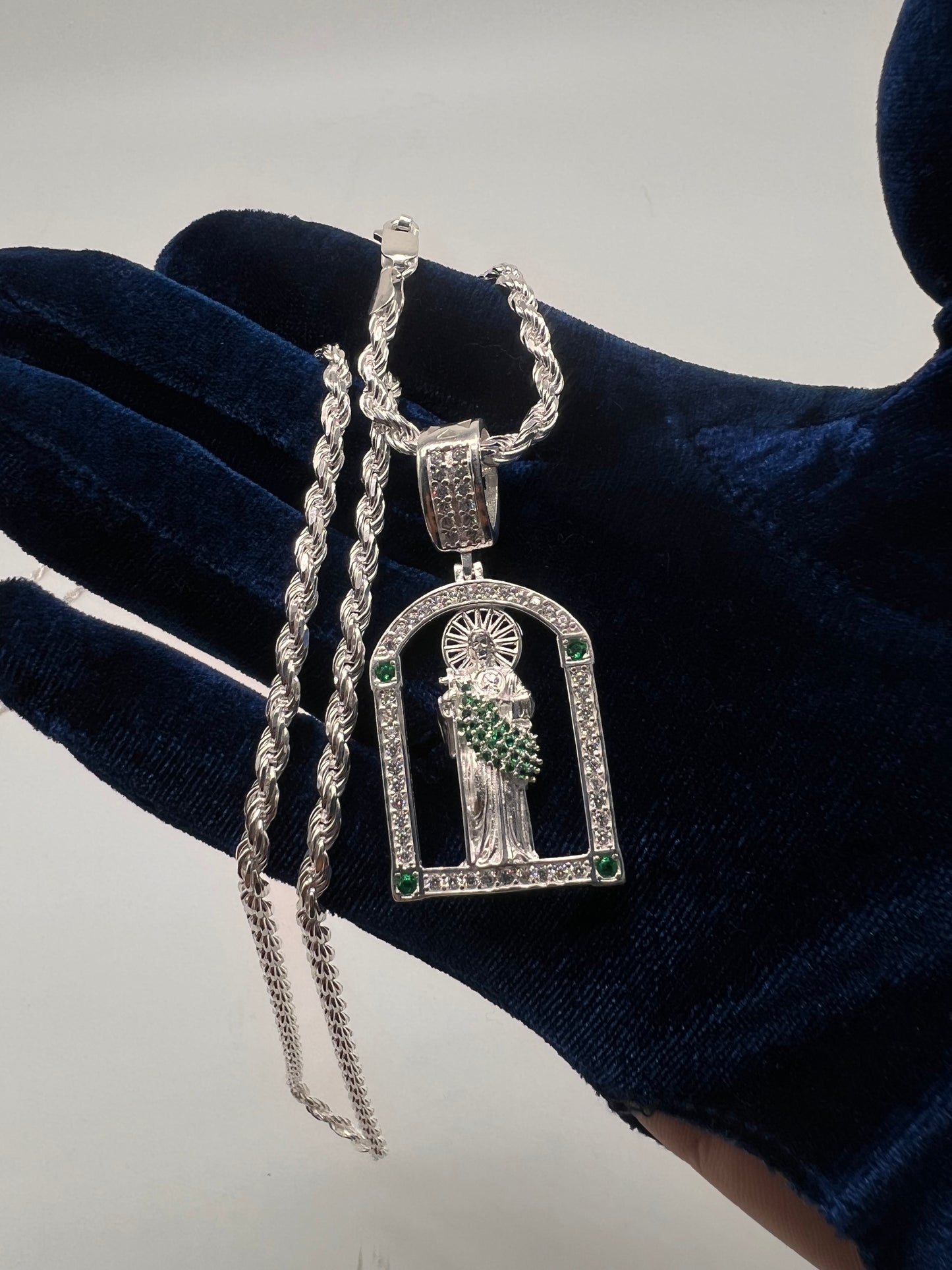 San Judas Emerald throne real silver