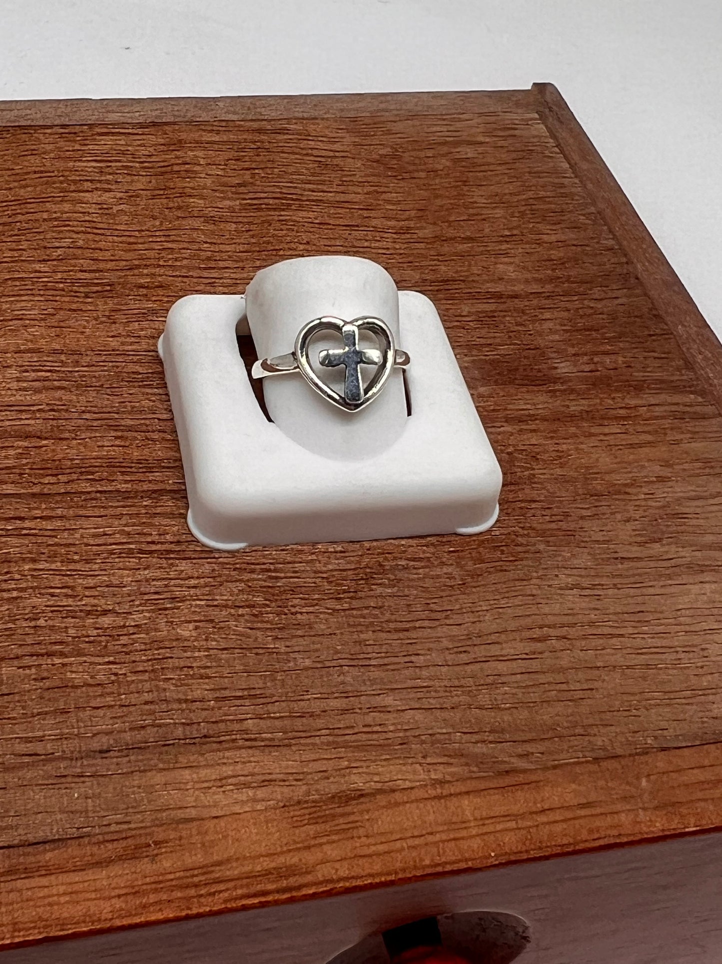 Heart cross ring