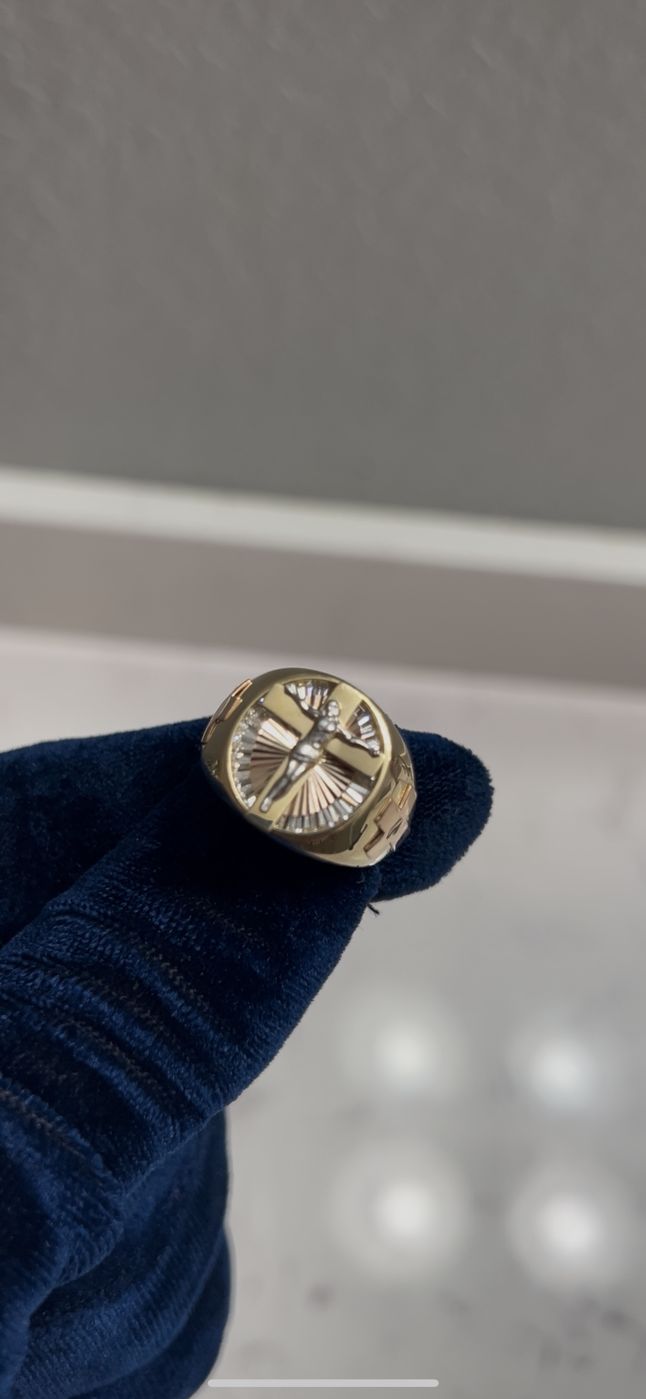 14k real gold beautiful Jesus Ring