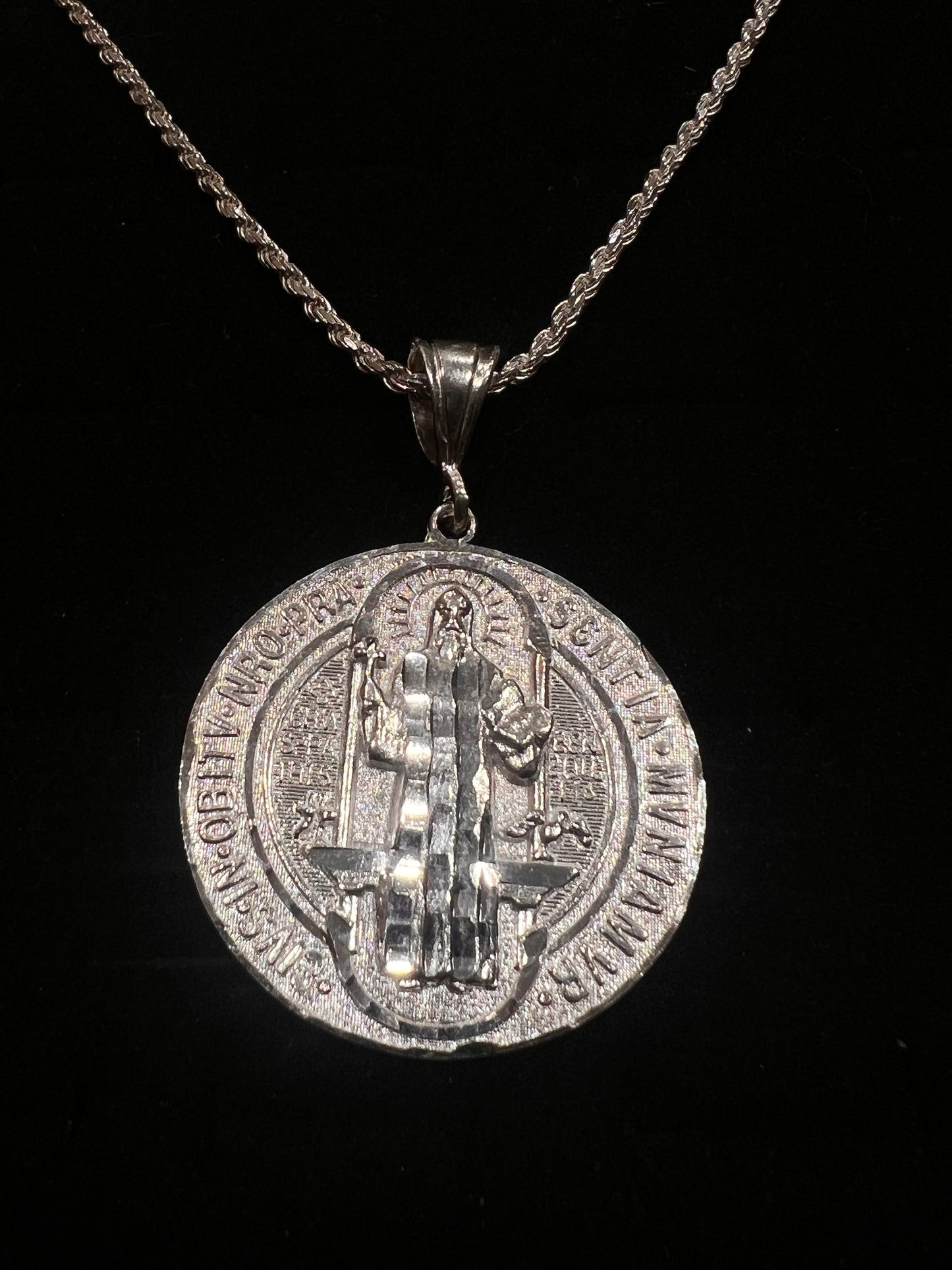 Large real silver San Benito w diamond cut