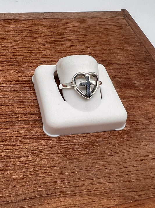 Heart cross ring