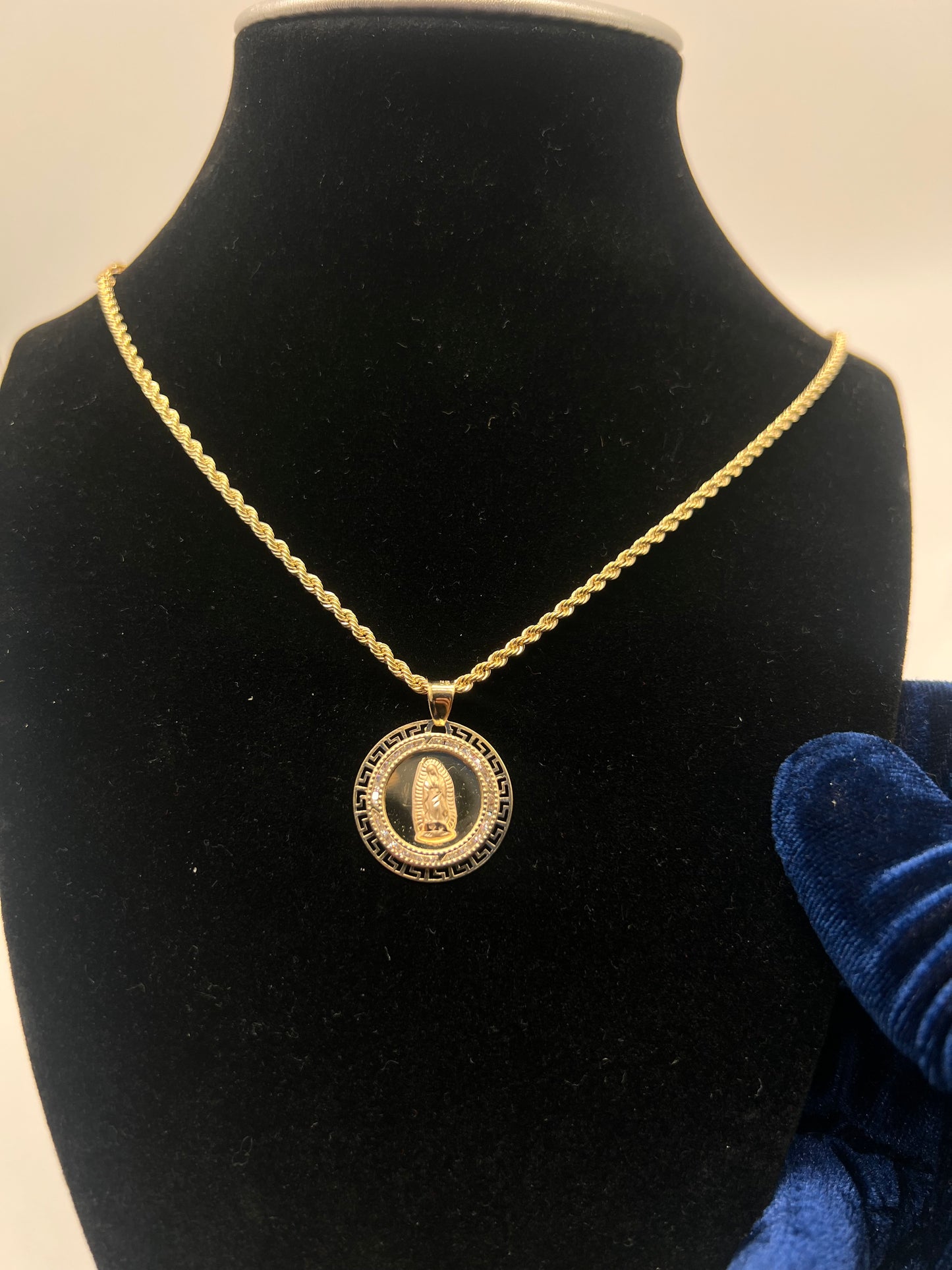 14k Real gold Virgencita set