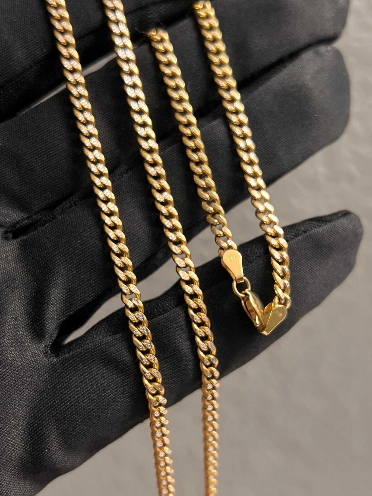 14k 22inch Miami cuban chain 2.5mm