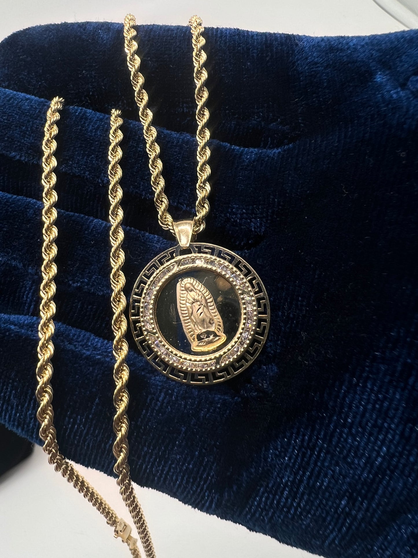 14k Real gold Virgencita set