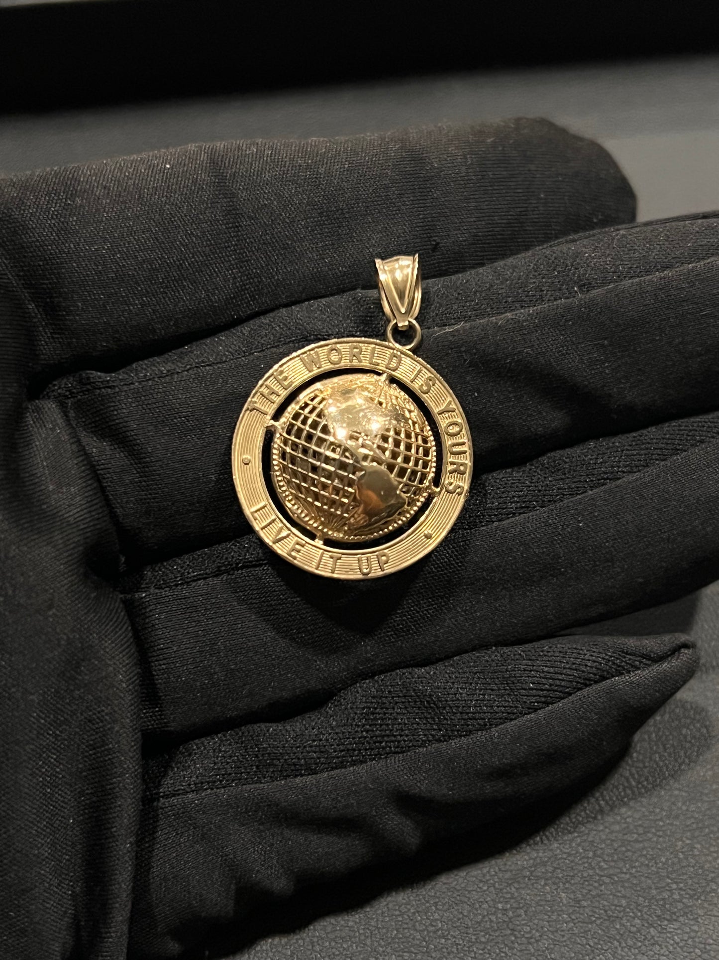 10k real gold the world is yours pendant