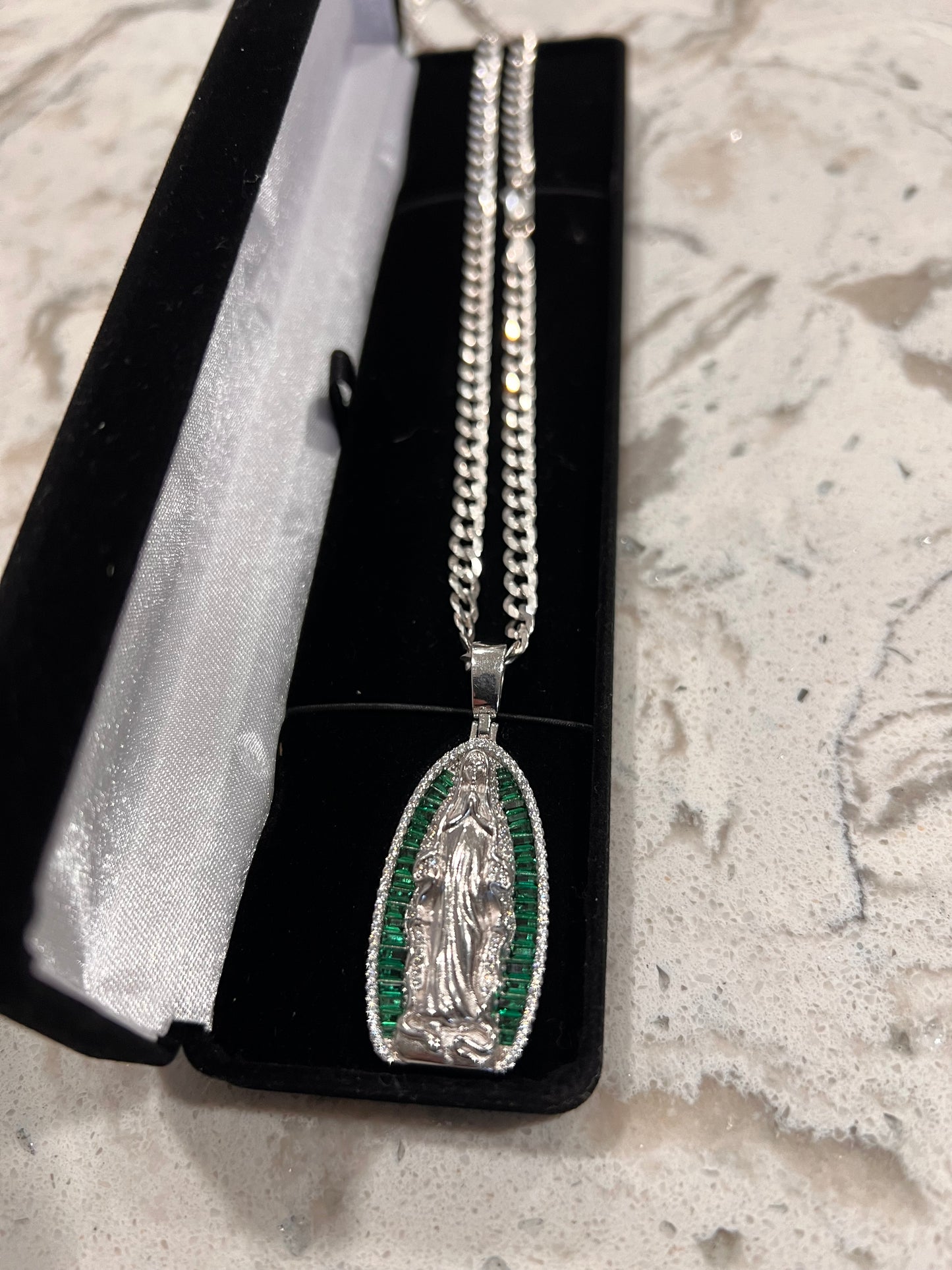 Virgen Mary emerald baguette style