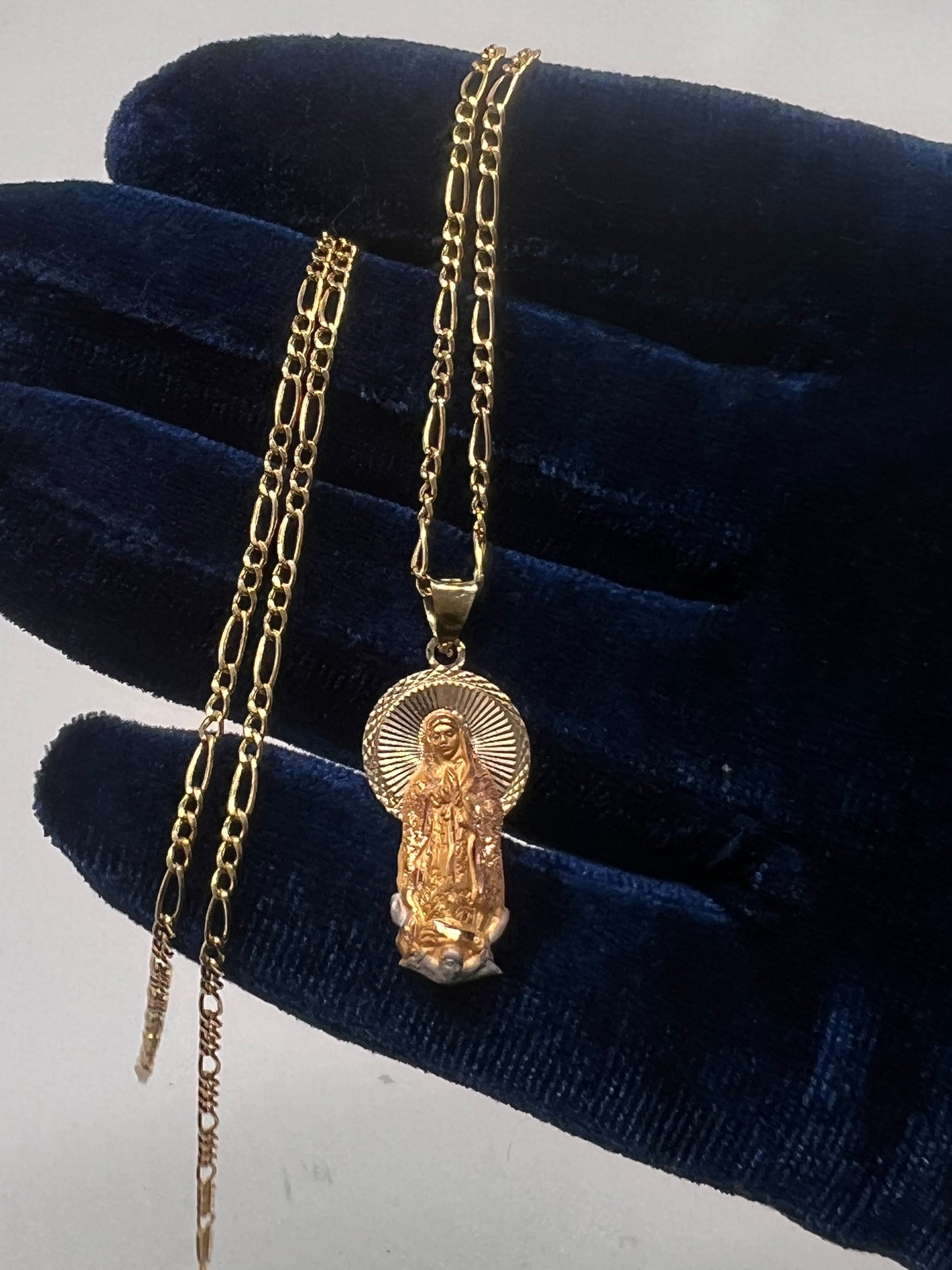 14k real gold virgen Mary set