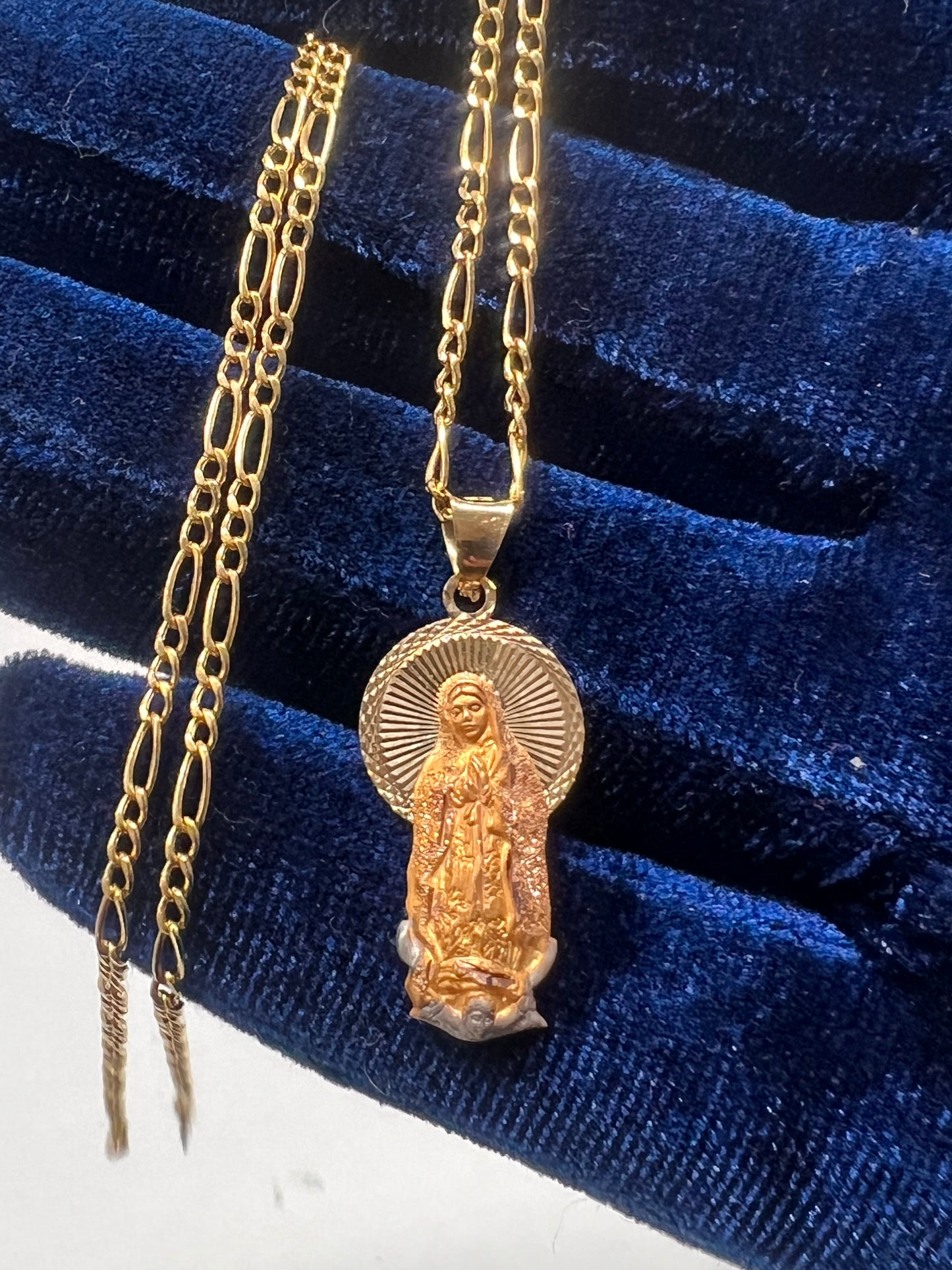 14k real gold virgen Mary set