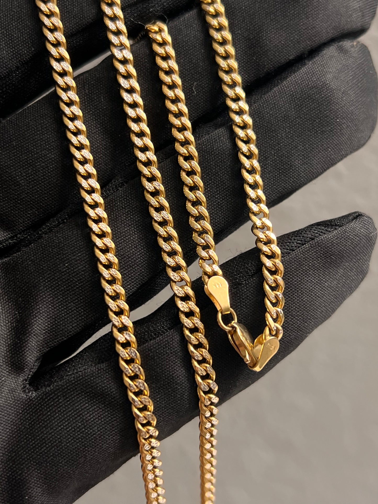 14k 22inch Miami cuban chain 2.5mm