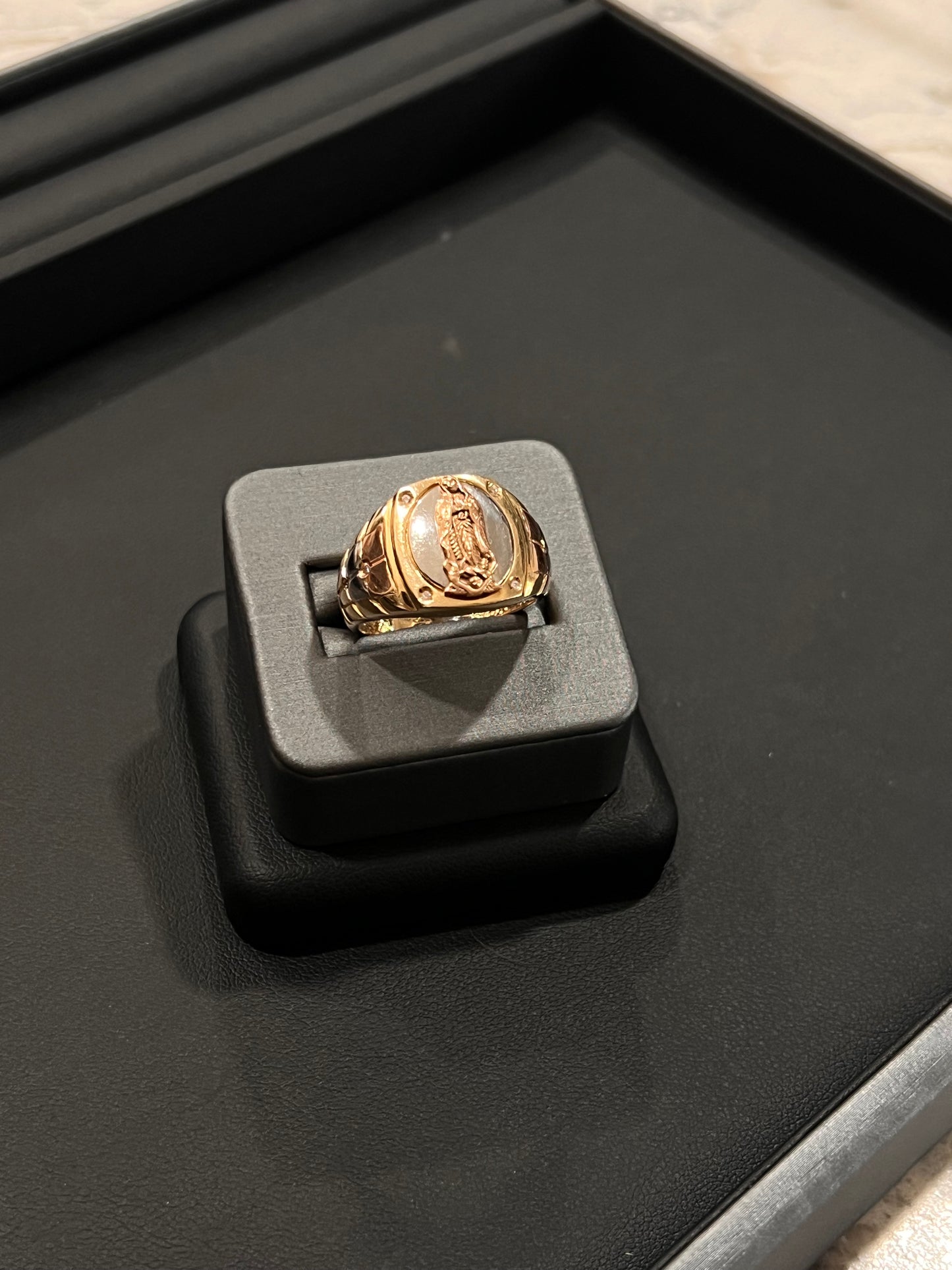 14k real gold virgen Mary ring