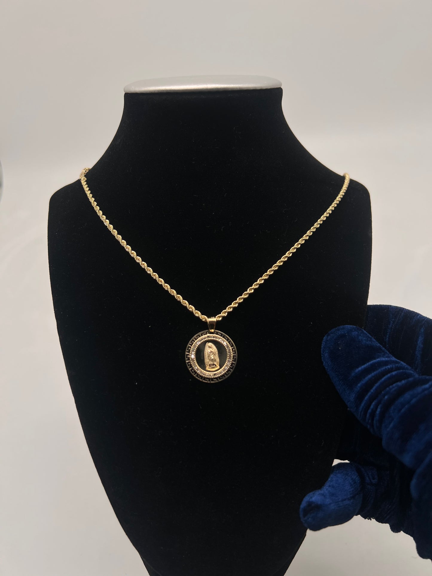 14k Real gold Virgencita set