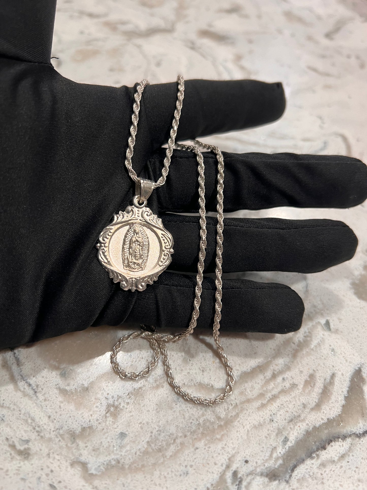 Virgen Mary real silver chainset