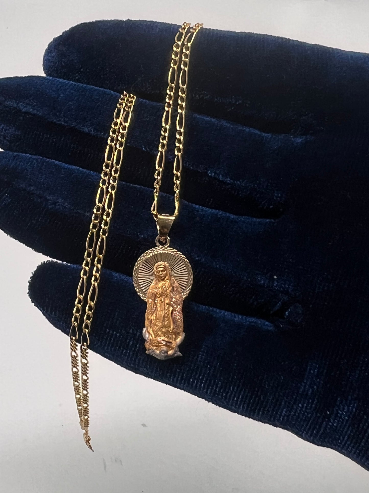 14k real gold virgen Mary set