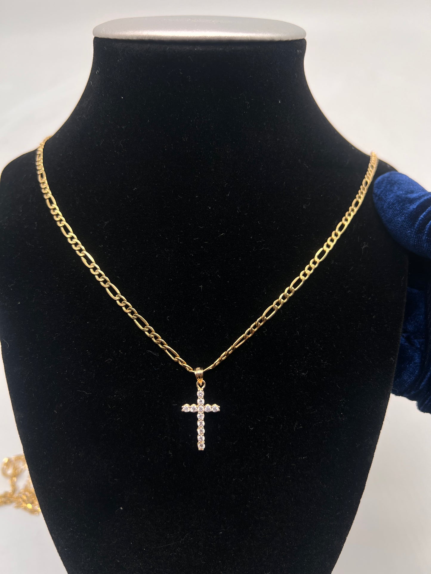 Small 14k Real gold cross w 22in Figaro