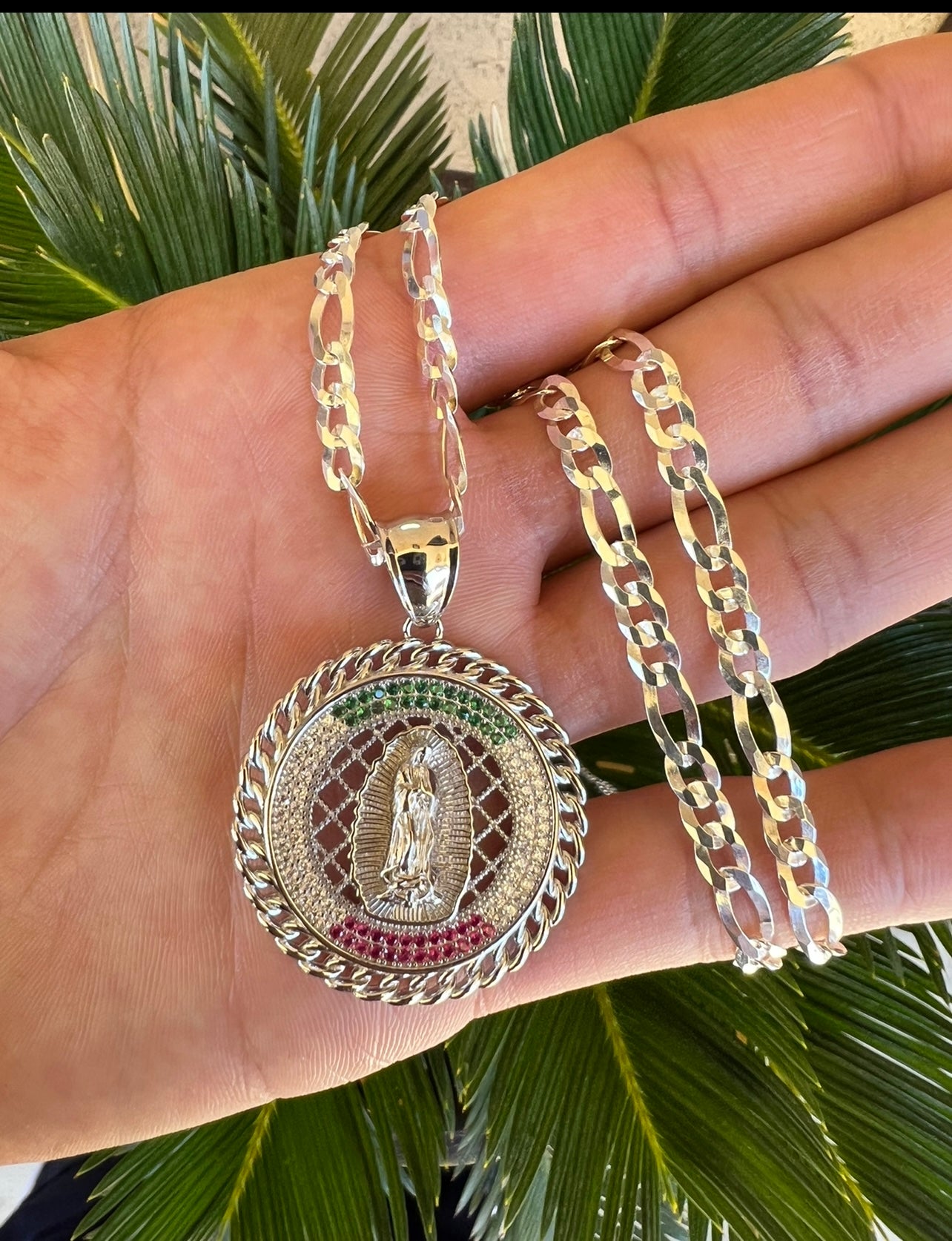 Virgencita Circular cuban Bezel Medalla .925 Real Silver