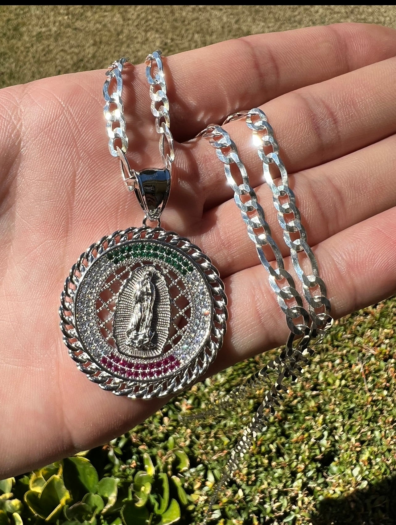 Virgencita Circular cuban Bezel Medalla .925 Real Silver