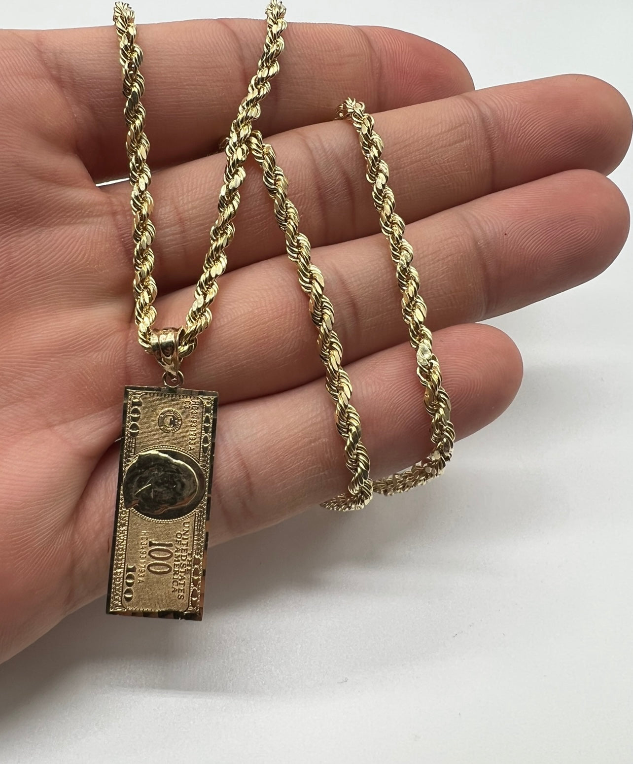 Benjamin franklin store gold pendant