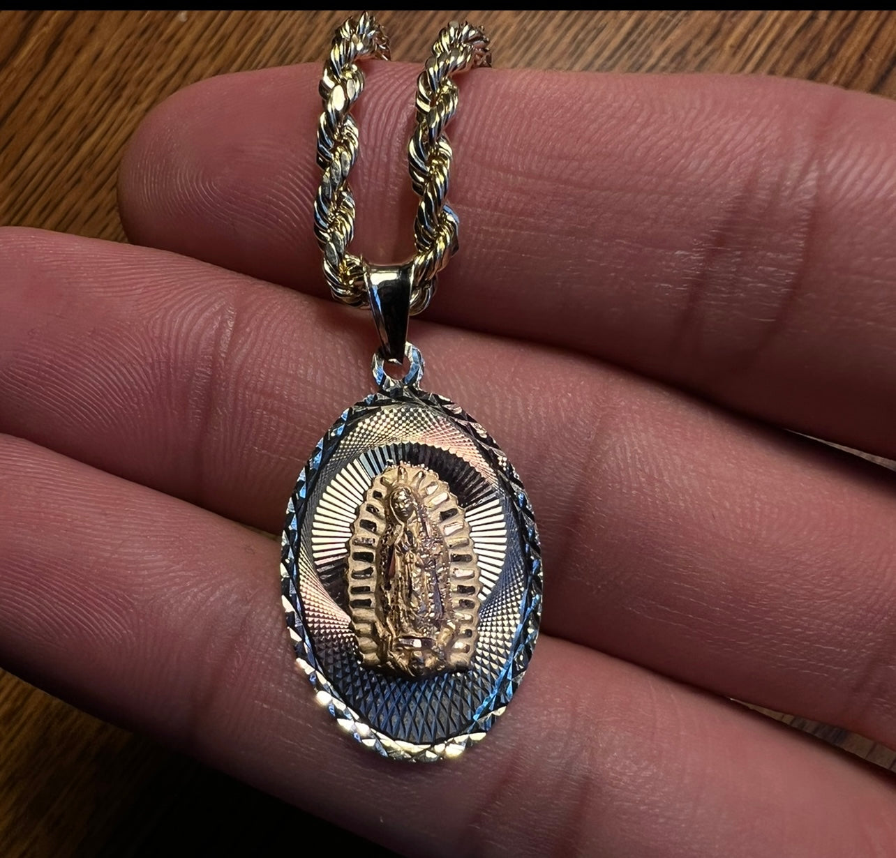 14k Real Gold Oval Virgencita Medalla🔥