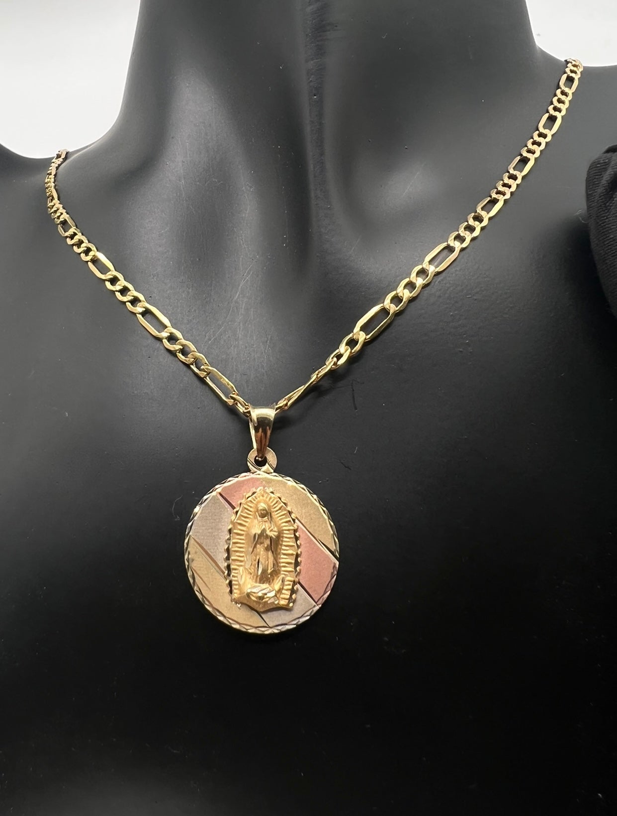 Tri Color Stripe Virgencita Medalla 14k Real Gold