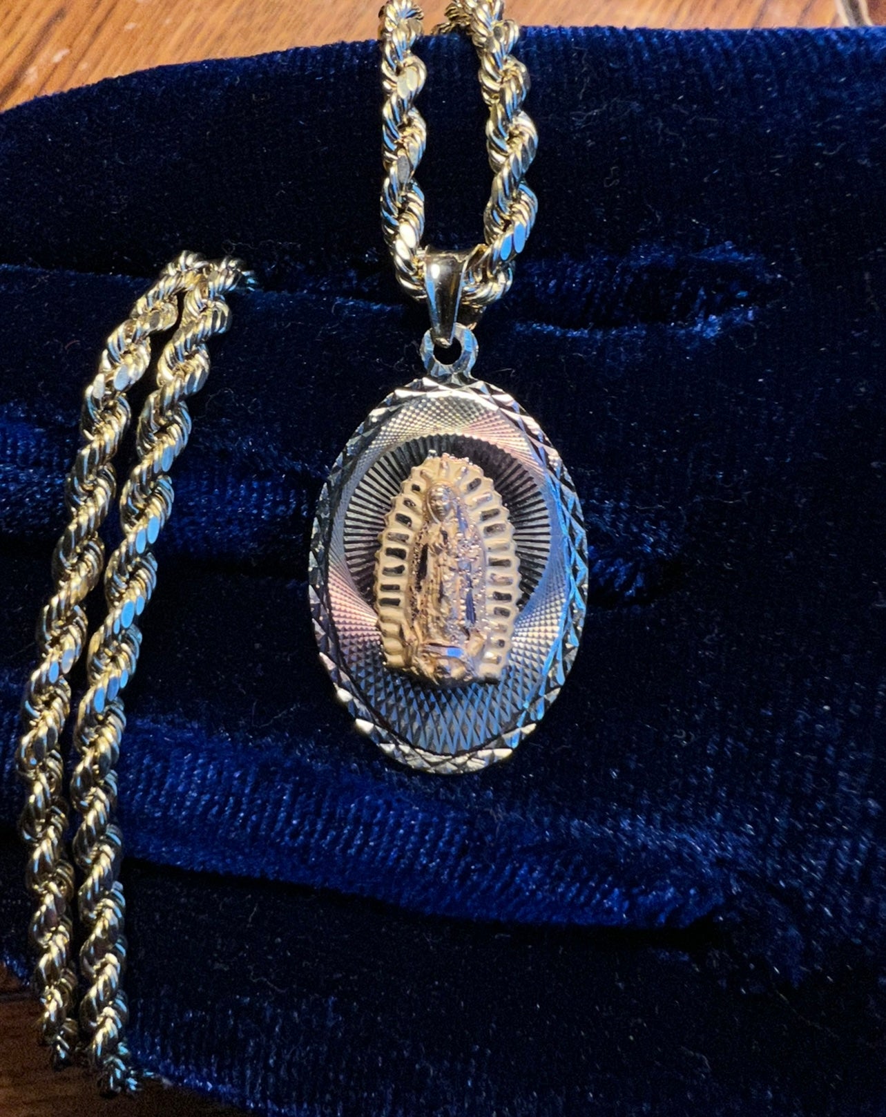 14k Real Gold Oval Virgencita Medalla🔥